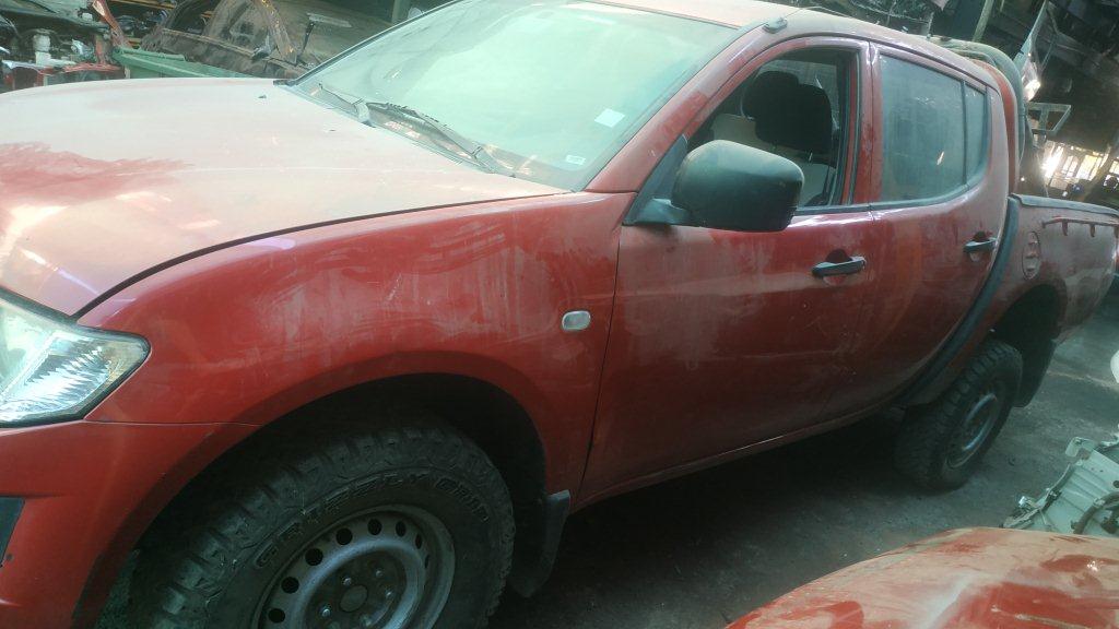  Mitsubishi L200 2012    EN DESARME
